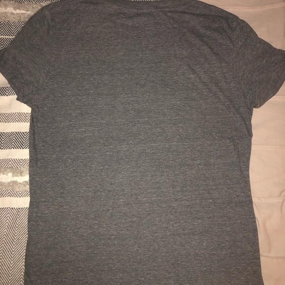 Urban Outfitters Graphic Tee size Large - Picture 3 of 3